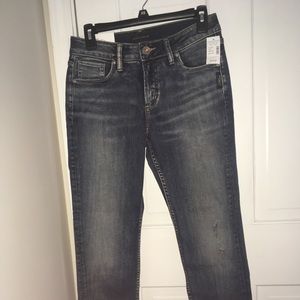 NWT Silver Brand “Avery” jeans size 28